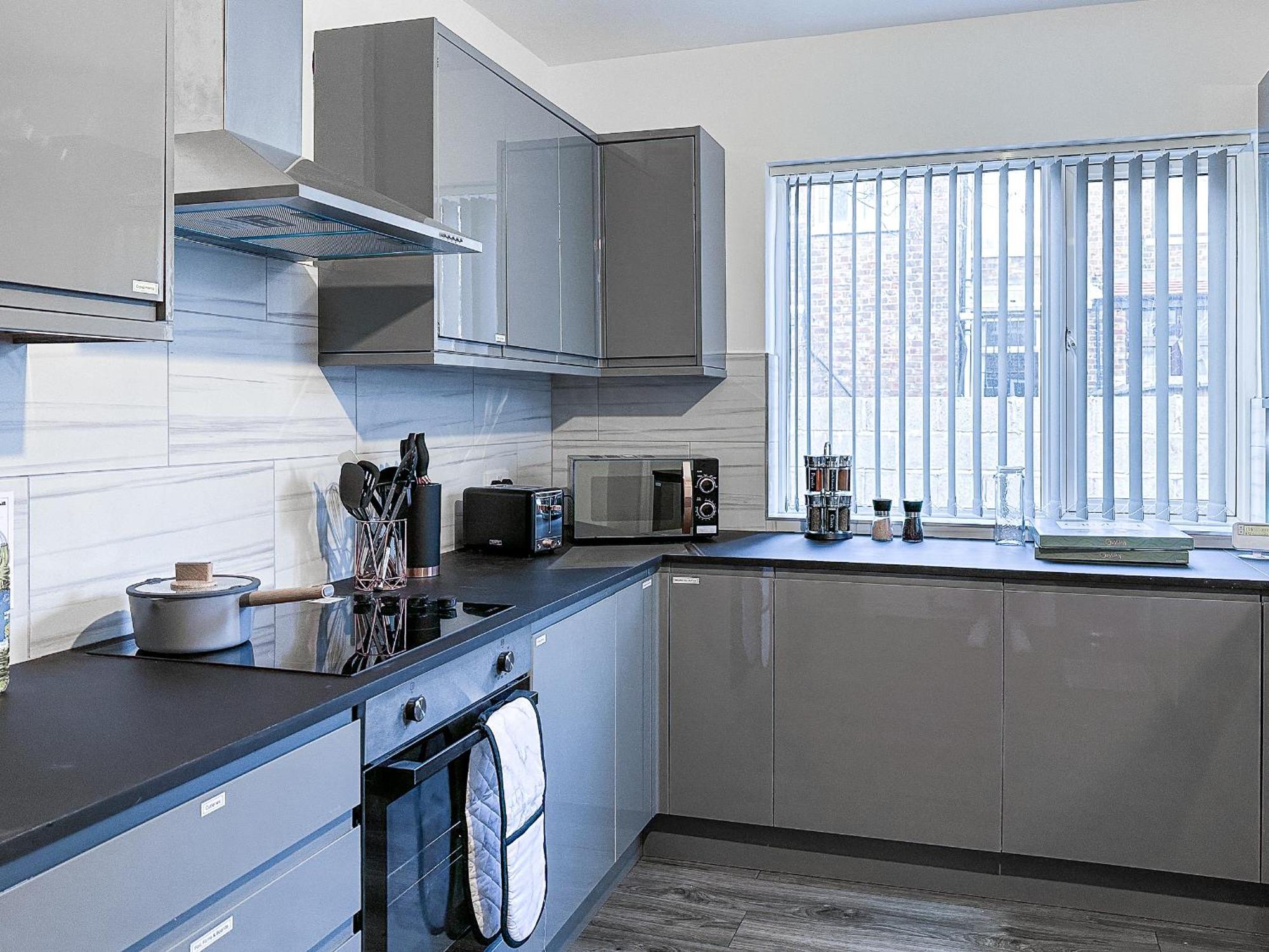 Ashfield Co-Living - Private Room Self-Cater Manchester Exterior photo
